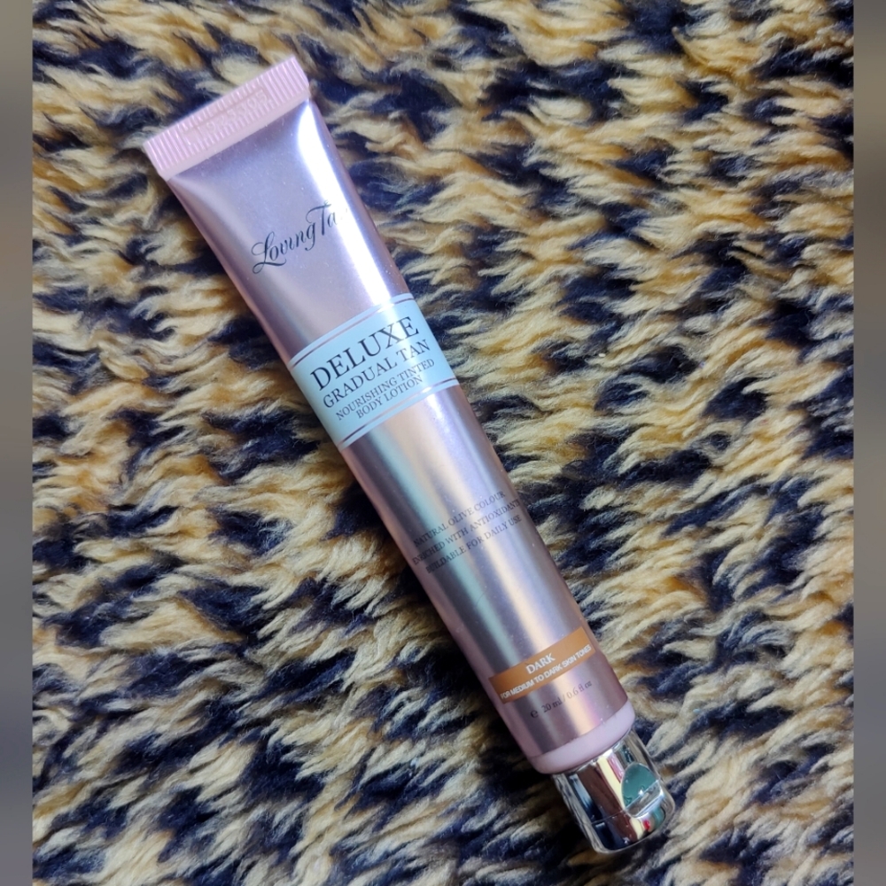 Loving Tan Deluxe Gradual Tan Dark Shade Nourishing Tinted Body Lotion
